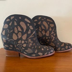 Matt Bergson Flores Boot